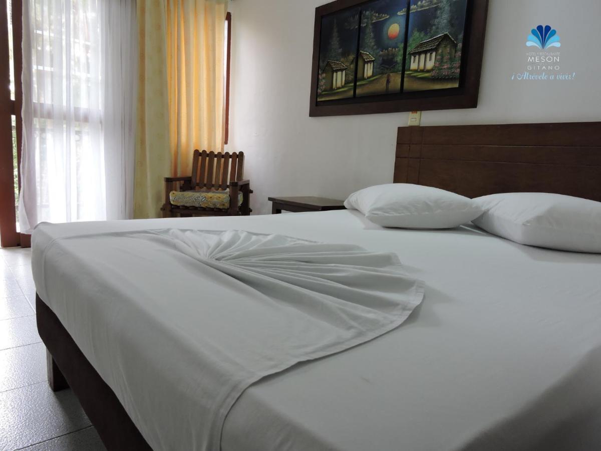 Hotel Y Restaurante Meson Del Gitano Caucasia Esterno foto